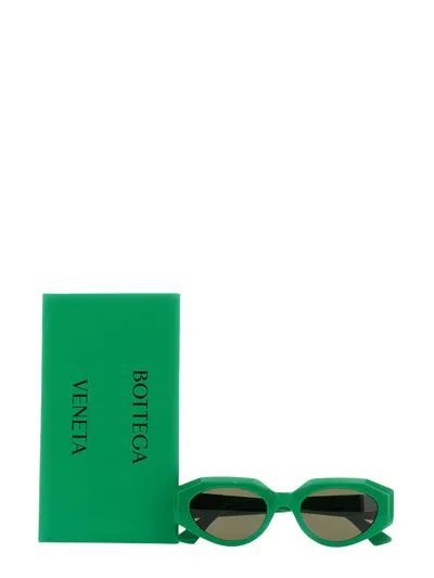 Bottega Veneta Cat Eye Sunglasses In Green