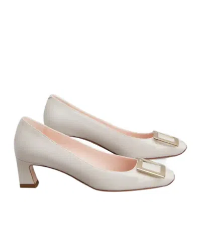 Roger Vivier Trompette Pumps In Patent Leather In White