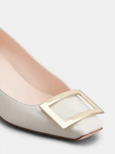 Roger Vivier Trompette Pumps In Patent Leather In White