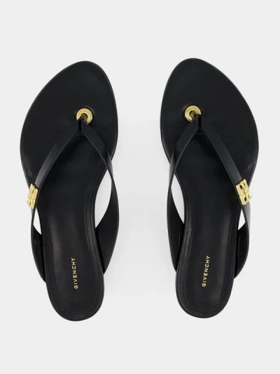 Givenchy Flip-flops Thong In Black