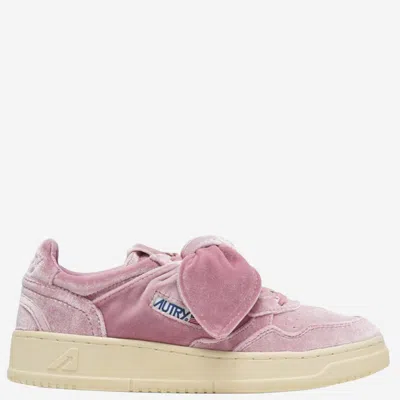 Autry Medalist Low Velvet Sneakers In Pink