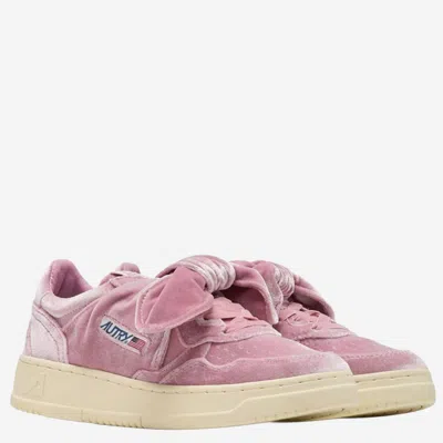 Autry Medalist Low Velvet Sneakers In Pink