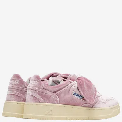 Autry Medalist Low Velvet Sneakers In Pink