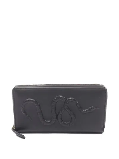Pre-owned Gucci 2010s Embossed-snake Round-zip Wallet In Black