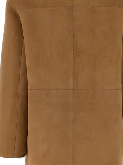 Hiso Gyro Shearling-lapels Coat In Brown
