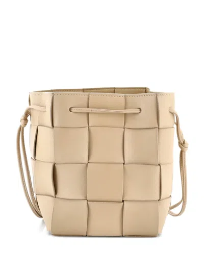Pre-owned Bottega Veneta Cassette Maxi Intrecciato Leather Small Bucket Bag In Neutral