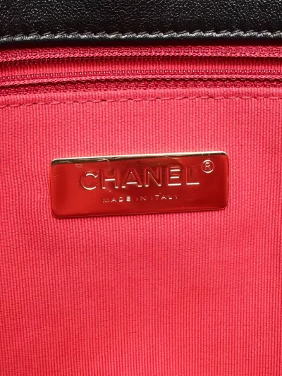 Pre-owned Chanel 2021 19 Quilted Chain-link Tote Bag In Black
