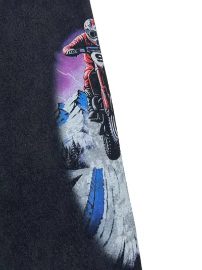 Duaa Focused Distressed Long-sleeve T-shirt In Black