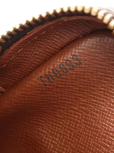 Pre-owned Louis Vuitton 2003 Monogram Amazon Shoulder Bag In Brown