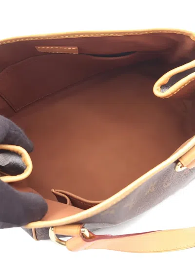 Pre-owned Louis Vuitton 2006 Batignolles Monogram Handbag In Brown