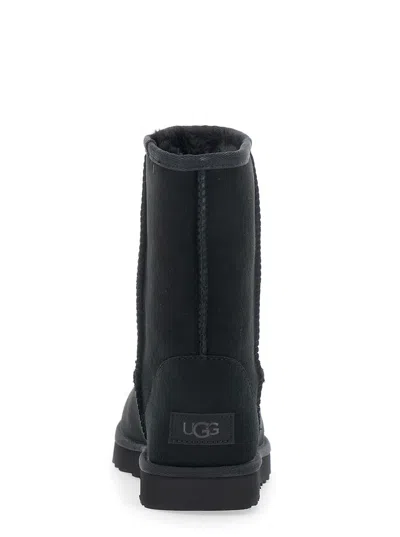 Ugg 'classic Short' Black Boots With Logo Patch On The Rear And Shearling Lining In Suede Woman In Black