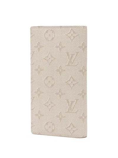Pre-owned Louis Vuitton 2021-2025 Monogram Heritage Portefeuille Brazza Wallet Long Wallets In White