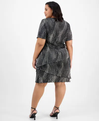 Connected Plus Size Printed Tiered Short-sleeve Sheath Dress In Gray
