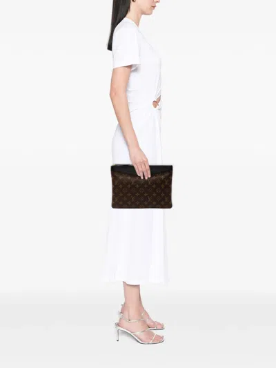 Pre-owned Louis Vuitton 2019 Monogram Daily Pouch Clutch Bag In Black