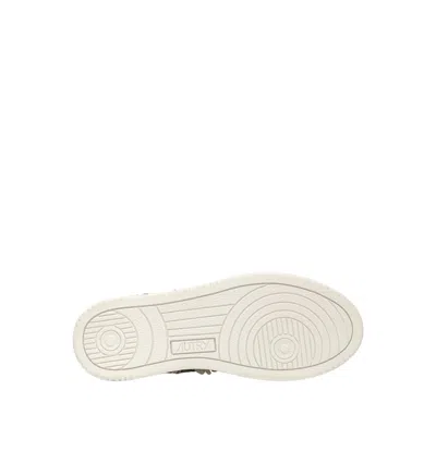 Autry Low-top Sneakers With Clean Silhouette And Rounded Toe In White