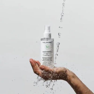Nume Clout Control | Anti-frizz & Heat Protectant Spray In White