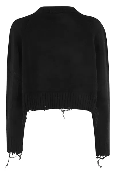 Low Classic Cropped Pullover Distressed Hemline In Black
