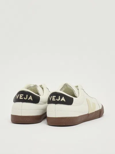 Veja Minimalist Low-top Sneakers With Textured Sole In White