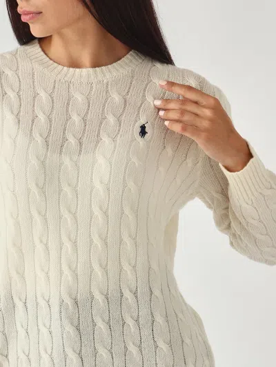 Polo Ralph Lauren Classic Cable Knit Sweater With Round Neckline And Ribbed Details In White