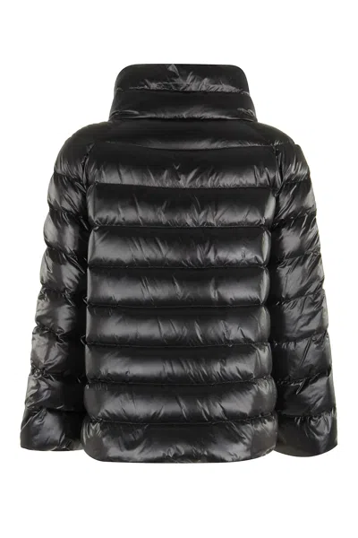 Fay Tailored Black Coat With Structured Silhouette And Minimalist Design In Black