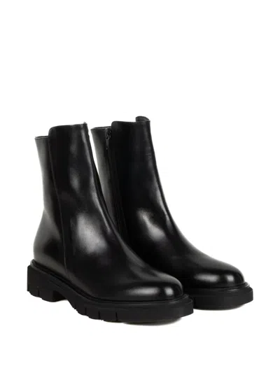 Luca Grossi Leather Ankle Boots In Black