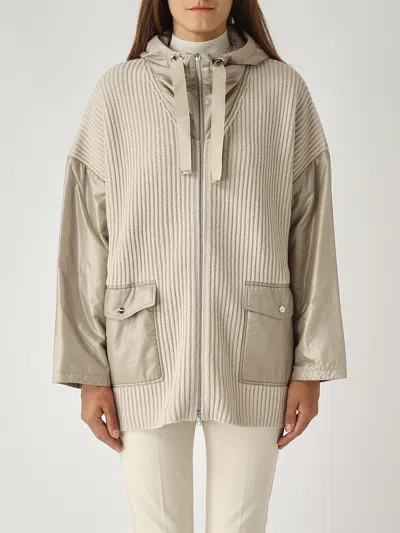 Herno Mantella In Lana Con Cappuccio Jacket In White