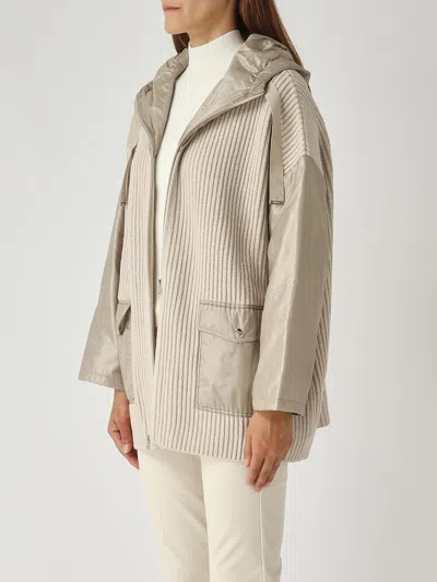 Herno Mantella In Lana Con Cappuccio Jacket In White