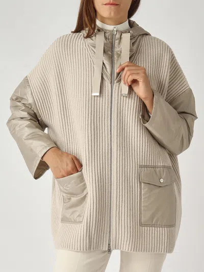 Herno Mantella In Lana Con Cappuccio Jacket In White