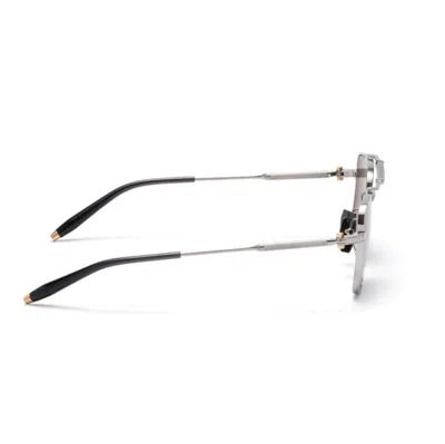 Akoni Europapld - Gry In Gray