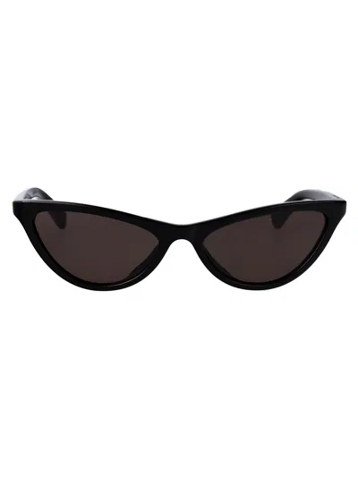 Bottega Veneta Cat Eye Sunglasses Bv1414 S 001 In Black
