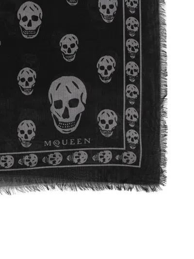 Alexander Mcqueen Skull-print Fringed Scarf In Black