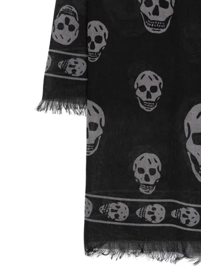 Alexander Mcqueen Skull-print Fringed Scarf In Black