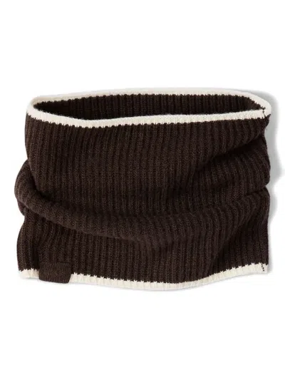 Sandro Ribbed Contrast-trim Scarf In Brown