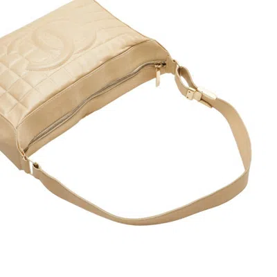 Pre-owned Chanel Chocolate Bar Beige Leather Shoulder Bag () In Sand
