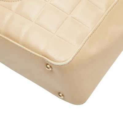 Pre-owned Chanel Chocolate Bar Beige Leather Shoulder Bag () In Sand