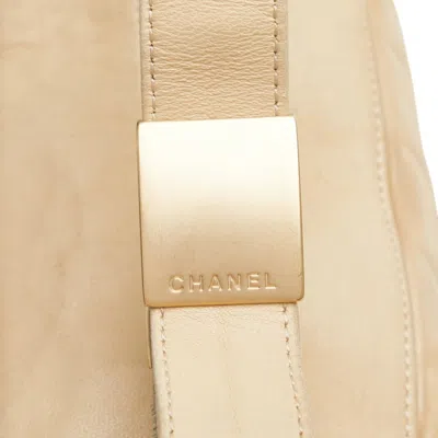 Pre-owned Chanel Chocolate Bar Beige Leather Shoulder Bag () In Sand