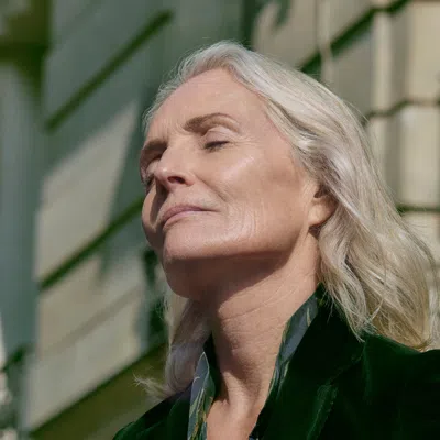 Sisley Paris Sisleÿa L'integral Anti-age Longevity Essential Serum (30ml) In White