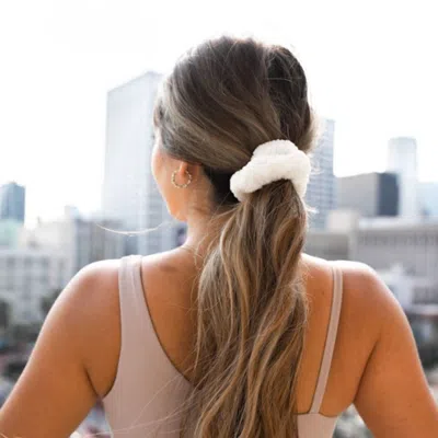 Volo Beauty The Salt White Scrunchie Duo