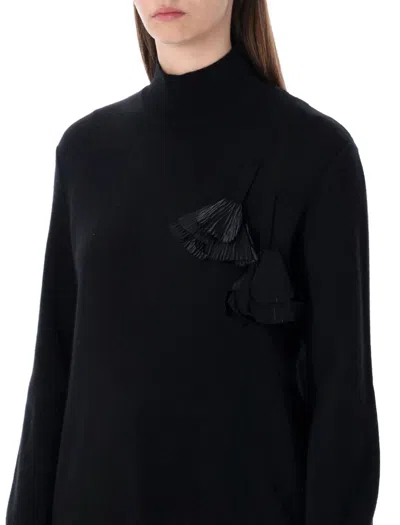 Ferragamo Knit Flower In Black