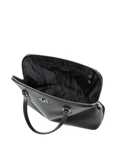 Pre-owned Ferragamo 2010-2020 Logo-plaque Shoulder Bag In Black