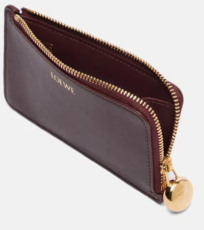 Loewe Pebble Leather Card Holder In Burgundy
