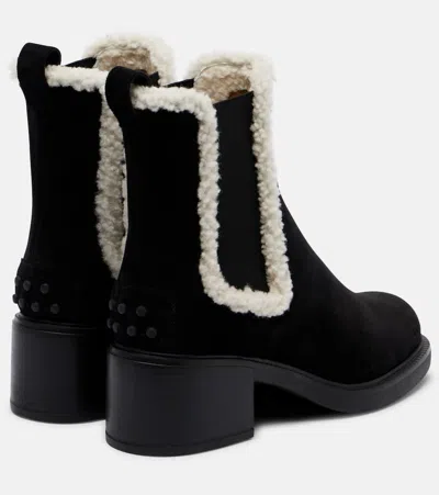 Tod's Gommino Suede Chelsea Boots In Black