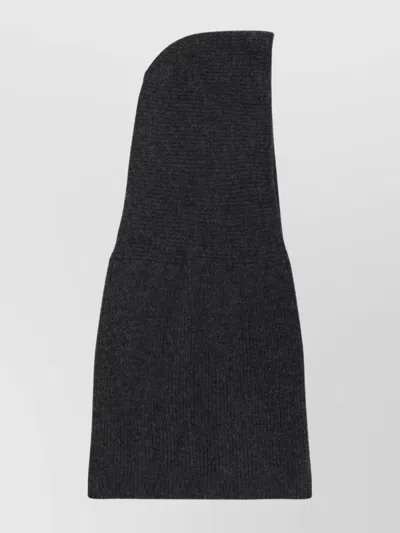 Alysi Lightweight Seamless Ribbed Stretch Fit Hat In Black