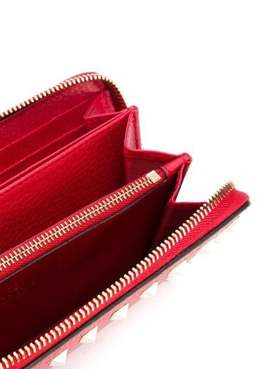 Shop Valentino Garavani 'rockstud' Wallet - Red