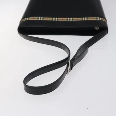 Pre-owned Burberry House Check Black Leather Shoulder Bag ()