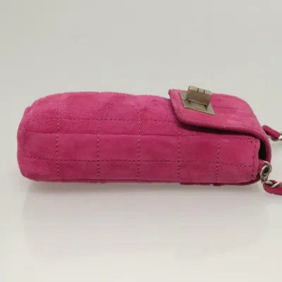 Pre-owned Chanel Chocolate Bar Pink Suede Shoulder Bag ()