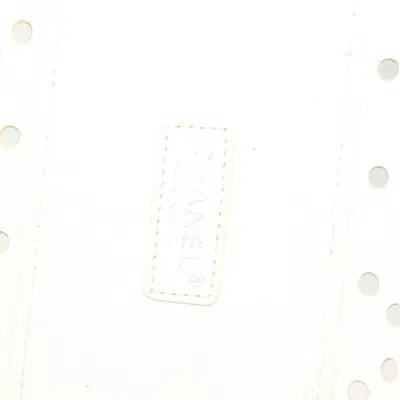 Pre-owned Chanel Coco Mark White Patent Leather Shoulder Bag ()