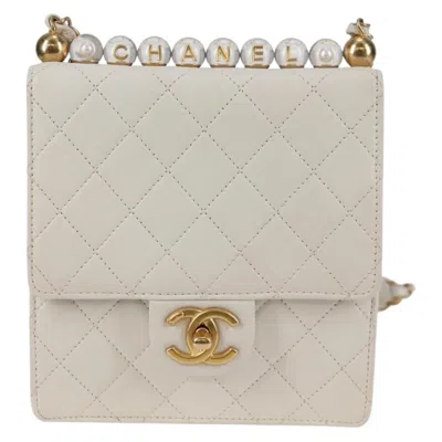 Pre-owned Chanel Flap Bag White Leather Shoulder Bag ()