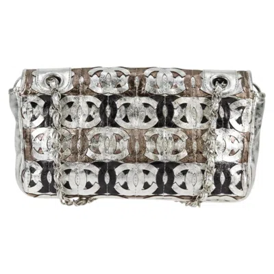 Pre-owned Chanel Flap Bag Silver Leather Shoulder Bag ()