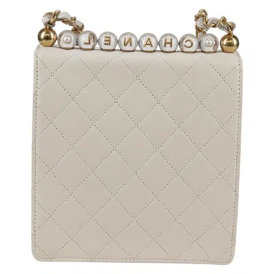 Pre-owned Chanel Flap Bag White Leather Shoulder Bag ()